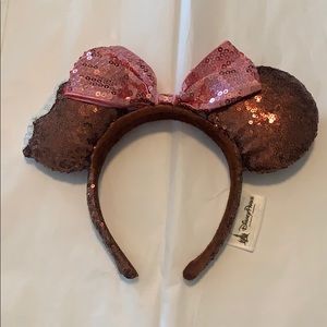 Walt Disney world Minnie Mouse ears.